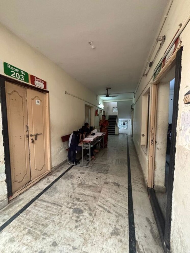 Common Area, benz circle Commercial Showroom 10000 Sq.Ft. In Benz Circle Vijayawada 9726650