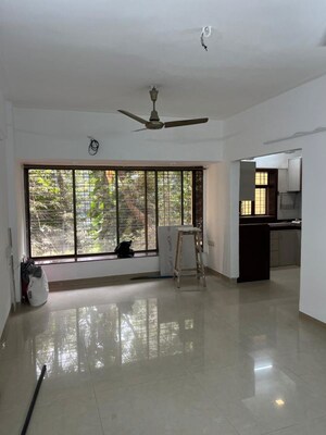 Room in 3 BHK Apartment at Juhu – for Rent