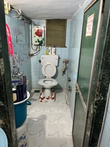 Bathroom in  Pg at Vakola – for Rent