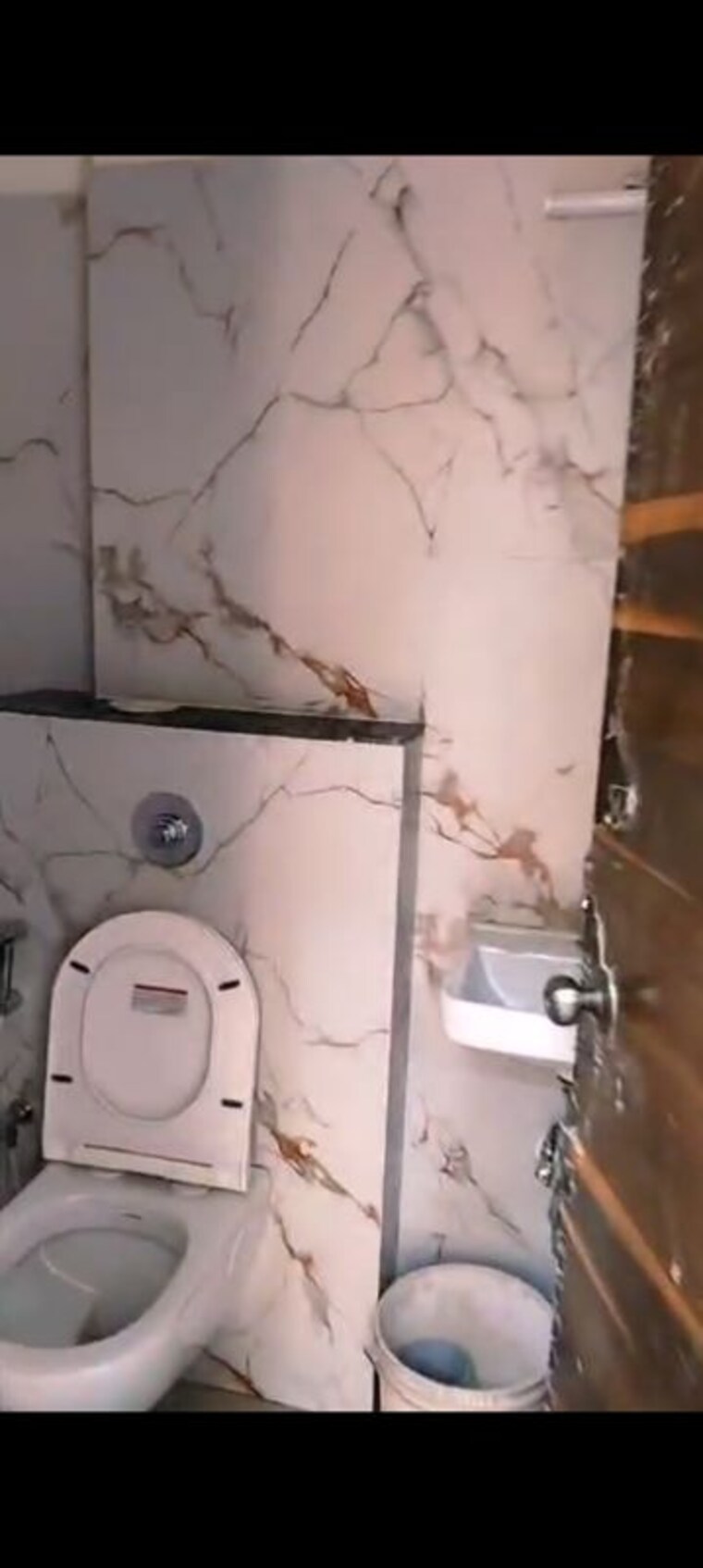 Bathroom, vakola 2 Bedroom 650 Sq.Ft. Apartment In Vakola Mumbai 9726697