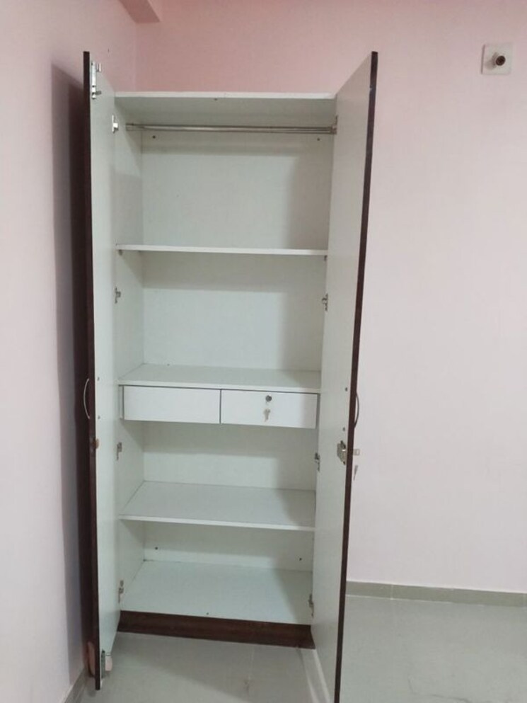 Room, vineet khand Pg For Girls In Vineet Khand 9726726