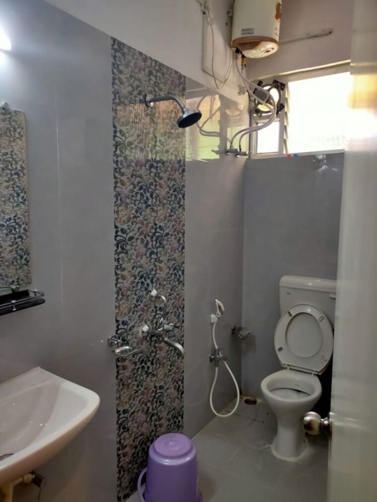 Bathroom, vineet khand Pg For Girls In Vineet Khand 9726727