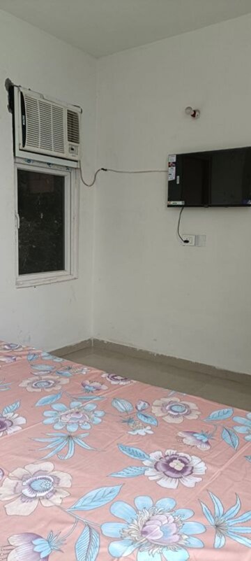 Room in 2 BHK Apartment at Shree Vardhman Green Court, Sector 90 – for Rent