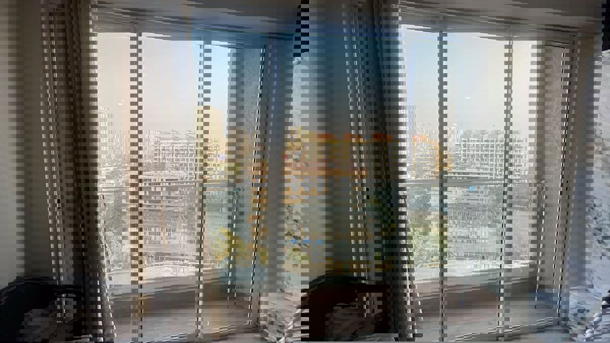 2 BHK Apartment For Rent in Embassy One Thane