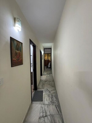 2 BHK Builder Floor – Entrance View at Kalkaji - for Rent