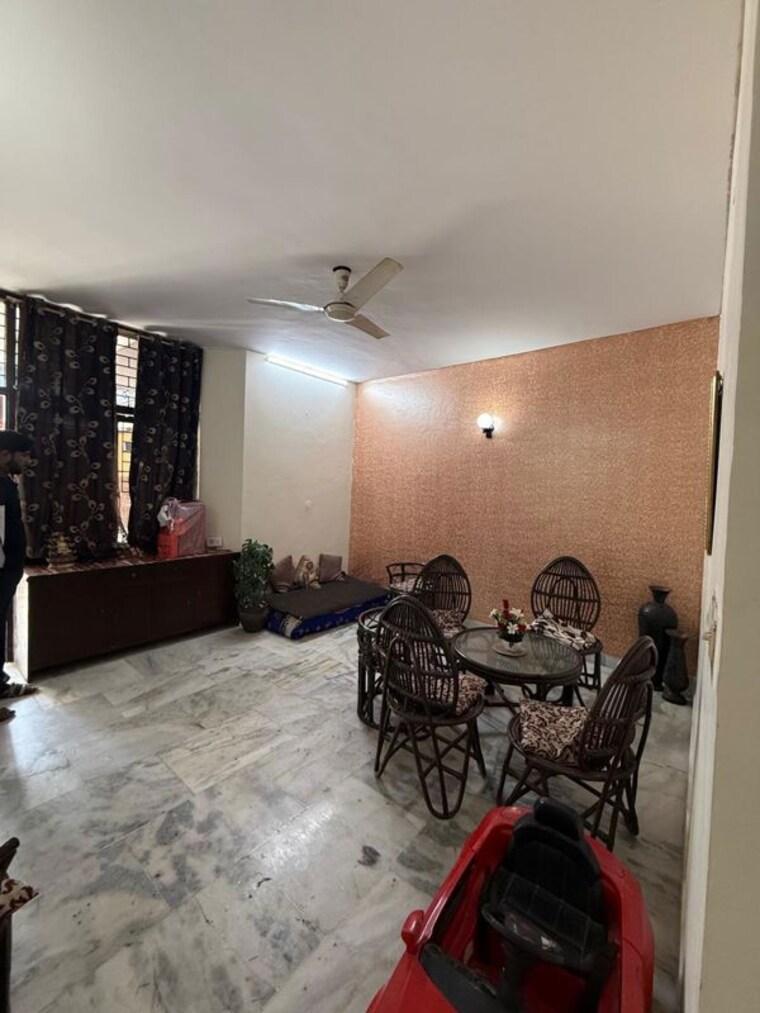Living Room, kalkaji 2 Bedroom 1000 Sq.Ft. Builder Floor In Kalkaji Delhi 9726733