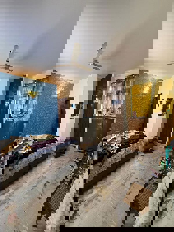 2 BHK Builder Floor For Rent in Kalkaj li