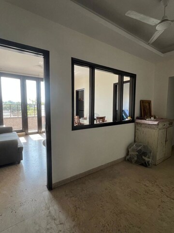 Room in 3 BHK Builder Floor at Kalkaji – for Rent