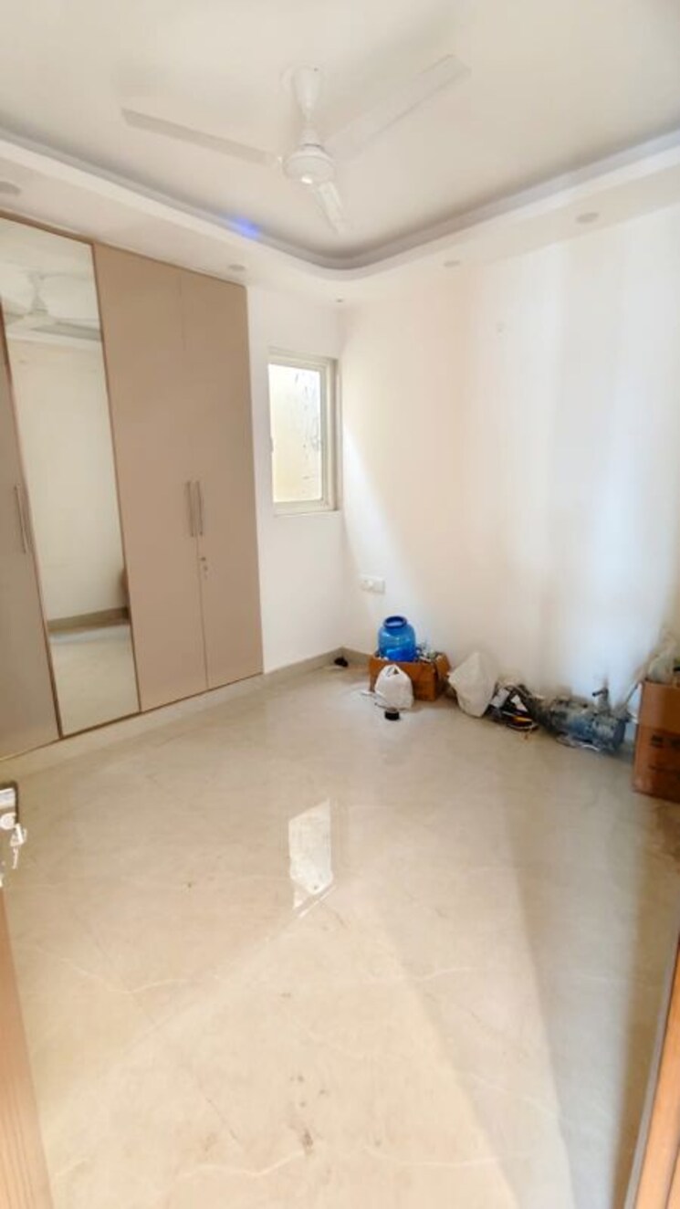 Room, kalkaji 3 Bedroom 1700 Sq.Ft. Builder Floor In Kalkaji Delhi 9726753