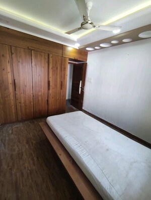 Bedroom in 3 BHK Apartment at Tain Square, Wanwadi – for Rent