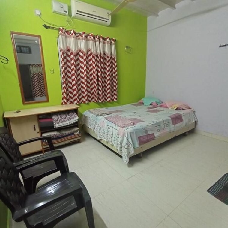 Room, vineet khand Pg For Girls In Vineet Khand 9726781