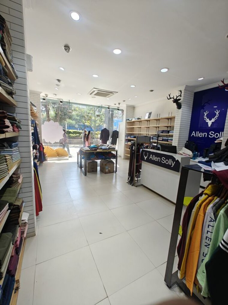 Team Area, marvel-sangria Commercial Showroom 1350 Sq.Ft. In Mohammadwadi Pune 9726805