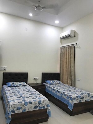  Pg For Rent in Vineet Khand