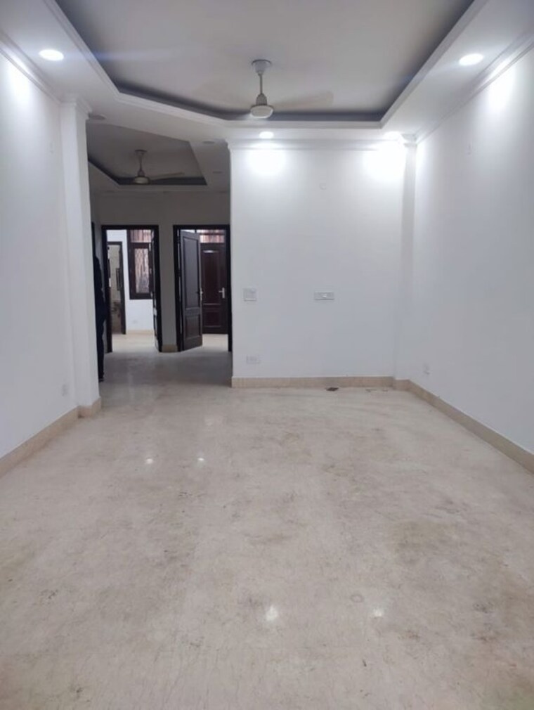 Room, chittaranjan park 3 Bedroom 1500 Sq.Ft. Builder Floor In Chittaranjan Park Delhi 9726813