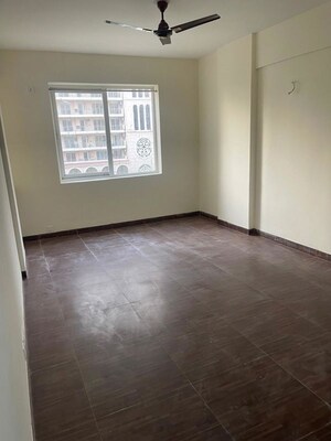 Room in 3 BHK Apartment at Sector 86 – for Rent