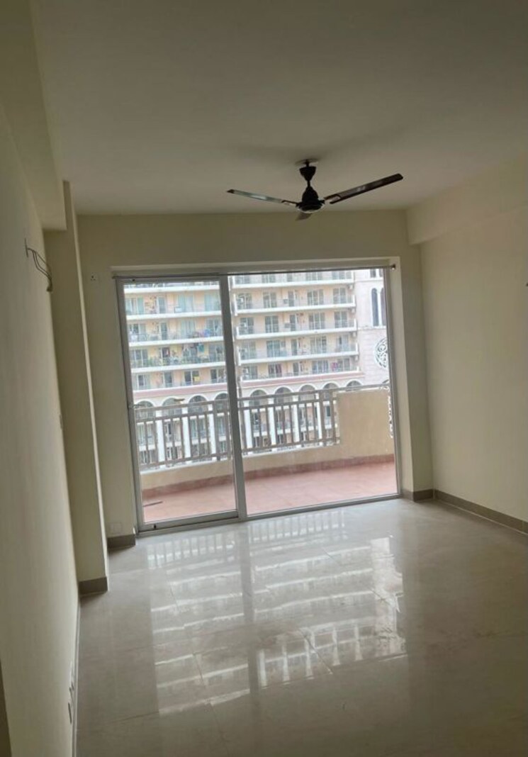Room, sector 86 3 Bedroom 1690 Sq.Ft. Apartment In Sector 86 Gurgaon 9726699