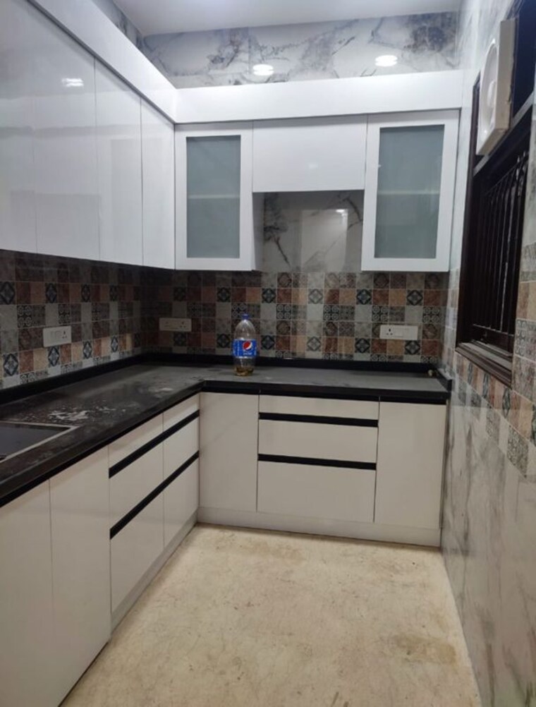 Kitchen, chittaranjan park 3 Bedroom 1500 Sq.Ft. Builder Floor In Chittaranjan Park Delhi 9726831