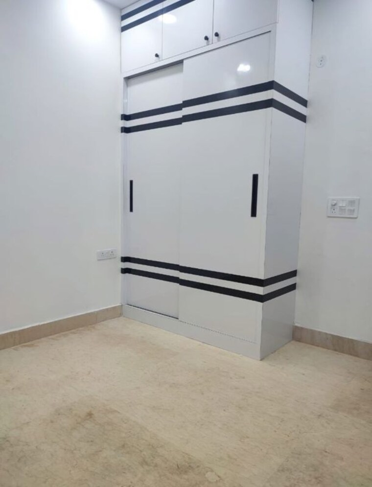 Room, chittaranjan park 3 Bedroom 1500 Sq.Ft. Builder Floor In Chittaranjan Park Delhi 9726831