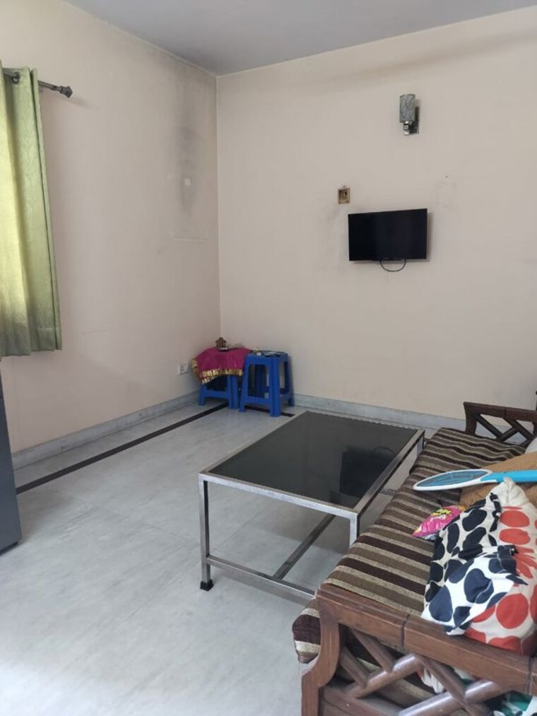 Master Bedroom, kalkaji 1 Bedroom 600 Sq.Ft. Builder Floor In Kalkaji Delhi 9726843