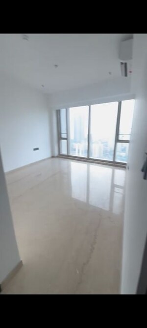 Room in 3 BHK Apartment at Lodha Parkside, Worli – for Rent