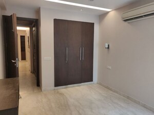 Room in 3 BHK Apartment at Panchsheel Enclave – for Rent