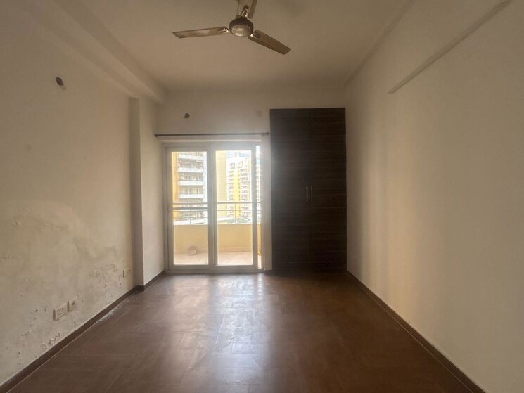 Room, purvanchal-royal-park 3 Bedroom 1315 Sq.Ft. Apartment In Sector 137 Noida 9726855