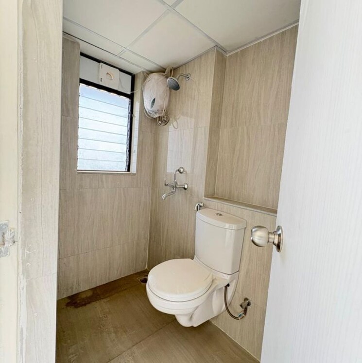 Bathroom, runwal-gardens-phase-2 2 Bedroom 674 Sq.Ft. Apartment In Kalyan Shilphata Road Thane 9726865