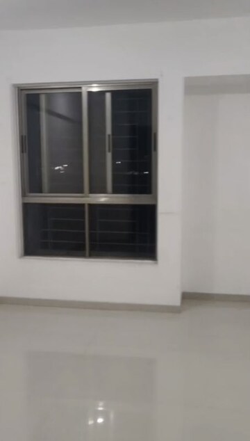 Room in 4 BHK Apartment at Alcon Royce, Kondhwa – for Rent