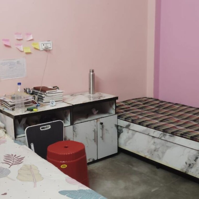Room, gomti nagar Pg For Girls In Gomti Nagar 9726880