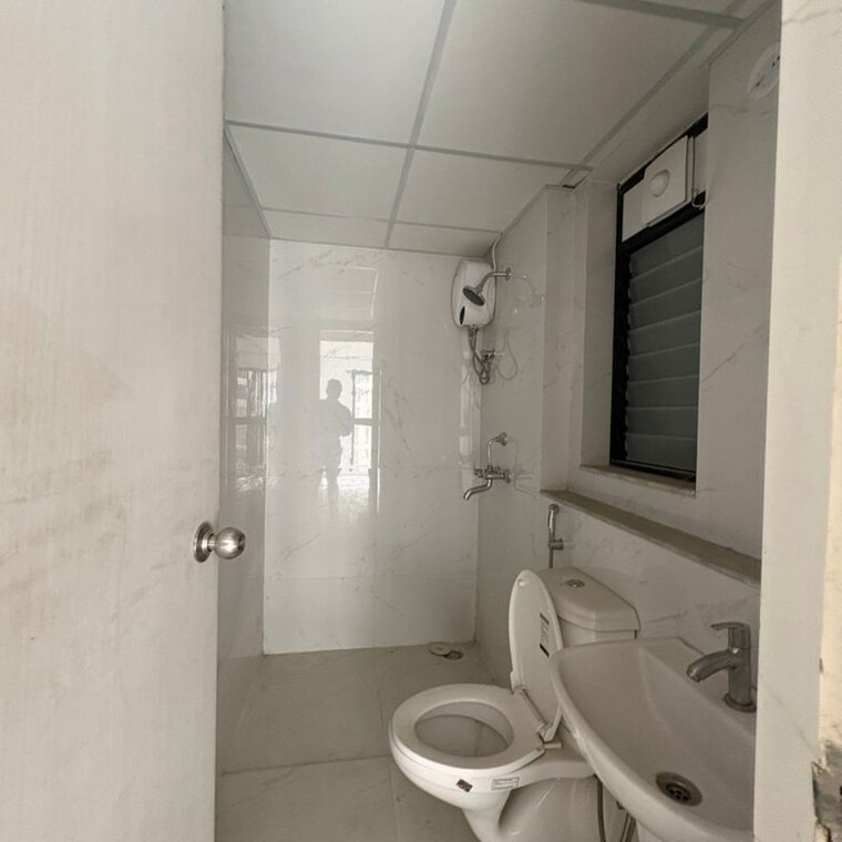 Bathroom, runwal-gardens-phase-2 2 Bedroom 531 Sq.Ft. Apartment In Kalyan Shilphata Road Thane 9726881