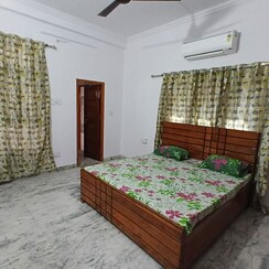 Pg For Rent in Gomti Nagar