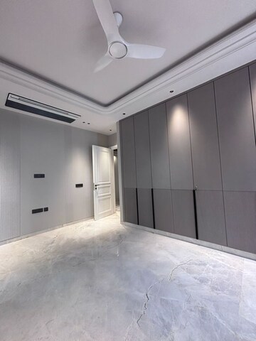 Room in 3 BHK Builder Floor at Safdarjung Enclave – for Sale