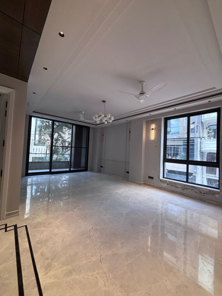 Room, safdarjung enclave 3 Bedroom 250 Sq.Yd. Builder Floor In Safdarjung Enclave Delhi 9726887