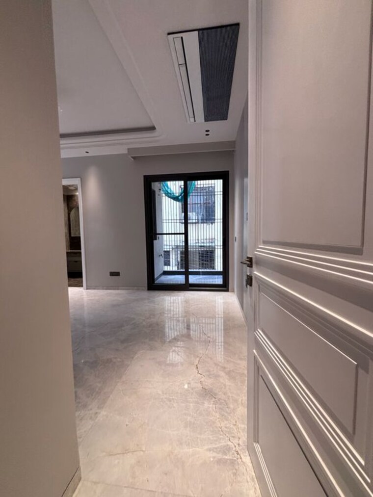 Room, safdarjung enclave 3 Bedroom 250 Sq.Yd. Builder Floor In Safdarjung Enclave Delhi 9726887