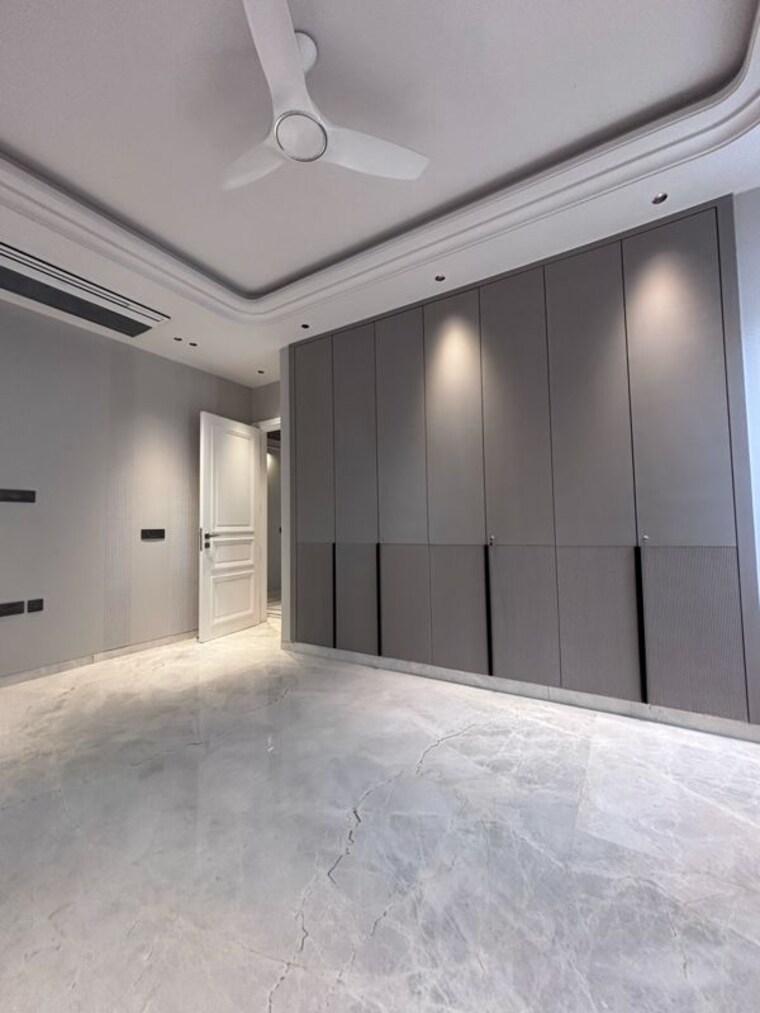 Room, safdarjung enclave 3 Bedroom 250 Sq.Yd. Builder Floor In Safdarjung Enclave Delhi 9726887