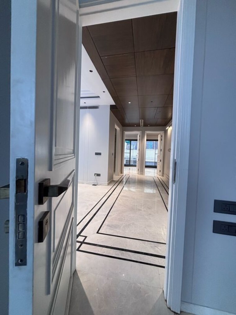 undefined, safdarjung enclave 3 Bedroom 250 Sq.Yd. Builder Floor In Safdarjung Enclave Delhi 9726887