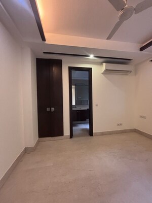 Room in 3 BHK Builder Floor at Safdarjung Enclave – for Sale