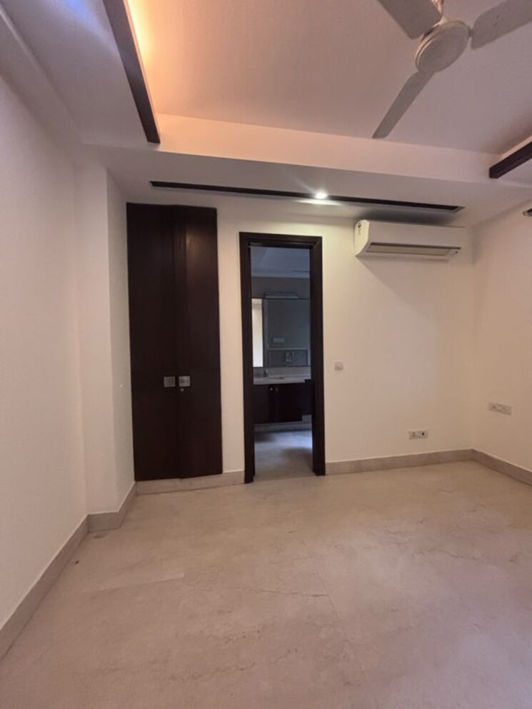 Room, safdarjung enclave 3 Bedroom 200 Sq.Yd. Builder Floor In Safdarjung Enclave Delhi 9726888