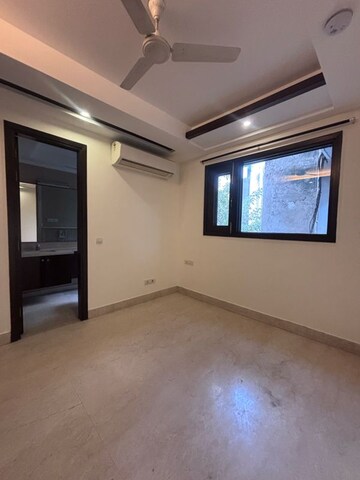 Room in 3 BHK Builder Floor at Safdarjung Enclave – for Sale