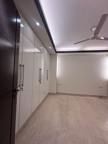 Room in 3 BHK Builder Floor at Safdarjung Enclave – for Sale
