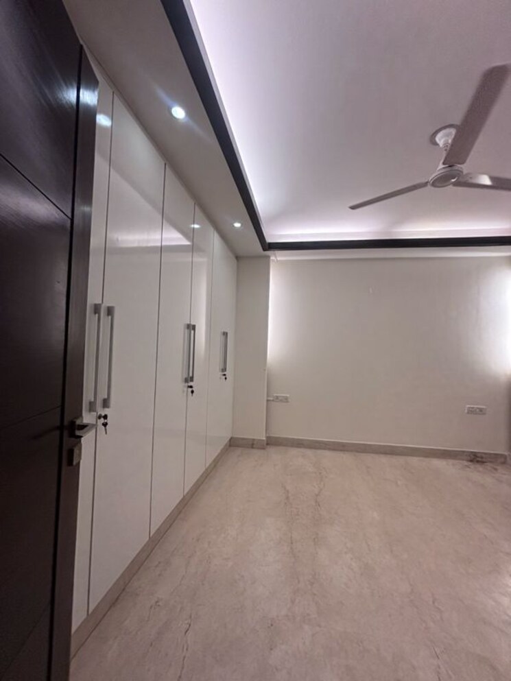 Room, safdarjung enclave 3 Bedroom 200 Sq.Yd. Builder Floor In Safdarjung Enclave Delhi 9726888