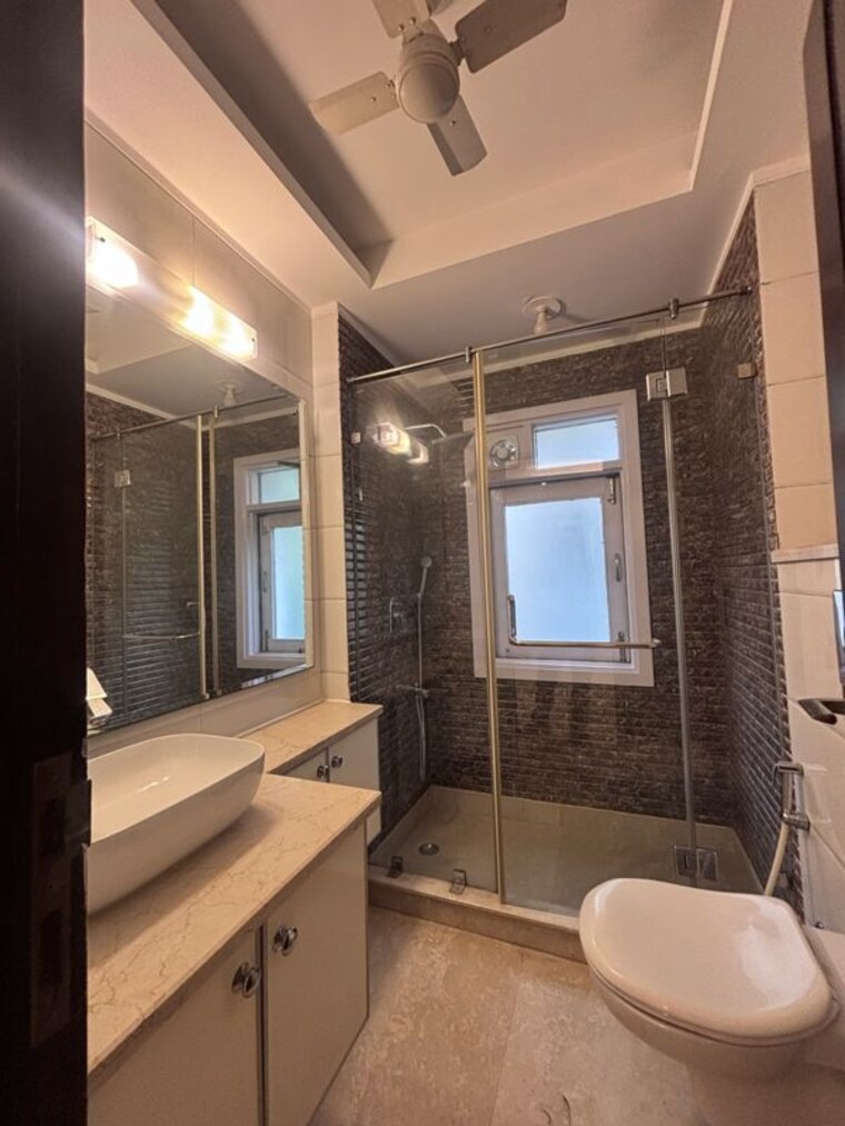 undefined, safdarjung enclave 3 Bedroom 200 Sq.Yd. Builder Floor In Safdarjung Enclave Delhi 9726888