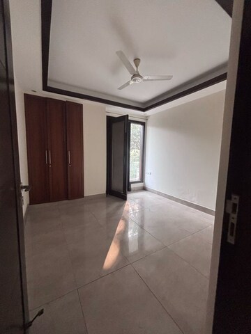 Room in 3 BHK Builder Floor at Safdarjung Enclave – for Sale