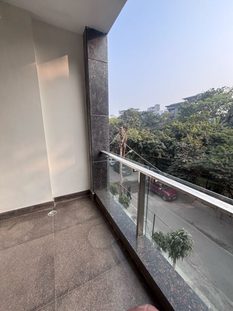 Balcony, safdarjung enclave 3 Bedroom 200 Sq.Yd. Builder Floor In Safdarjung Enclave Delhi 9726888