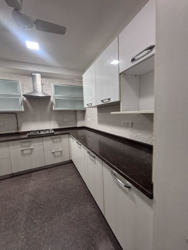 Kitchen, safdarjung enclave 3 Bedroom 200 Sq.Yd. Builder Floor In Safdarjung Enclave Delhi 9726888