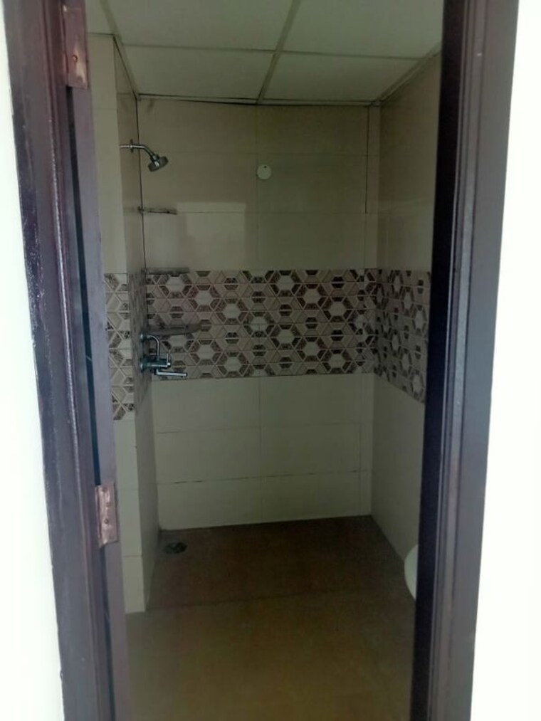 Bathroom, gaur-city-2-14th-avenue 3 Bedroom 1300 Sq.Ft. Apartment In Sector 16c Greater Noida Greater Noida 9726909