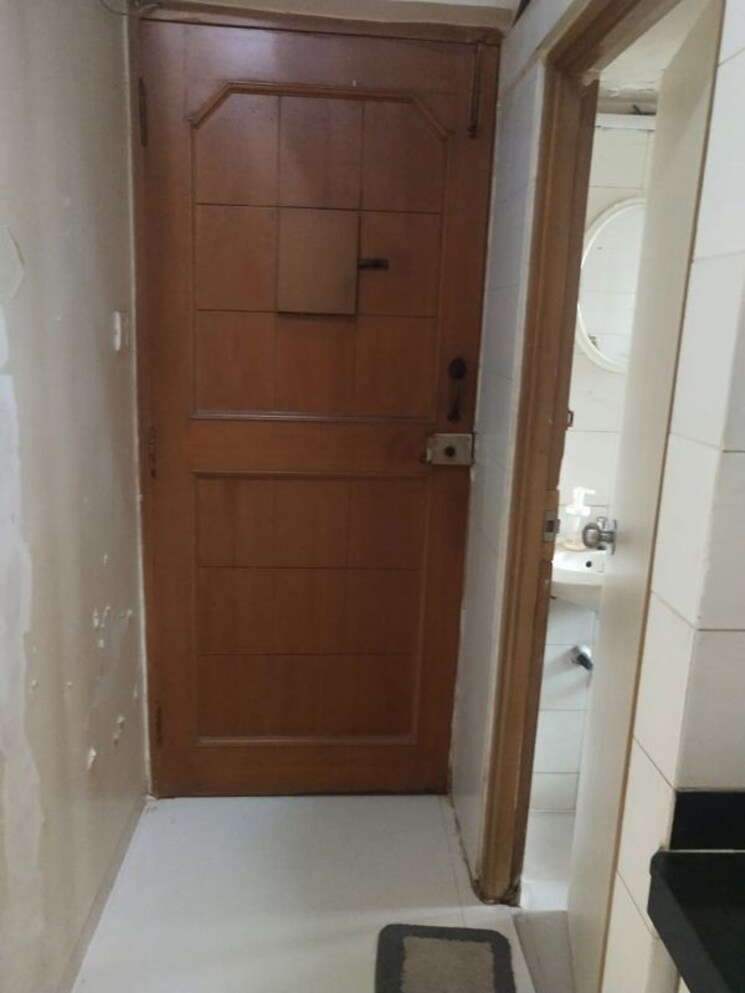 Bathroom, deepti-shakti-mukti-chs 3 Bedroom 1100 Sq.Ft. Apartment In Andheri West Mumbai 9726912