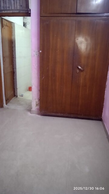 Room in 2 BHK Builder Floor at Sector 22 – for Rent