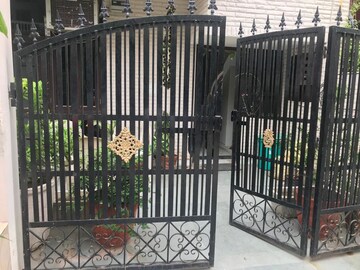 Balcony in 1.5 BHK Builder Floor at RWA Apartments Sector 41, Sector 41 – for Rent