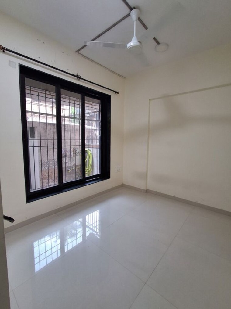 Room, sindhi-society 2 Bedroom 625 Sq.Ft. Apartment In Chembur Mumbai 9726945